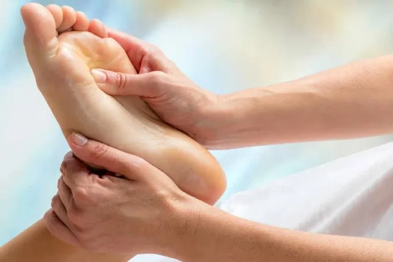 Mobile Podiatrist Perth: A Guide to At-Home Foot Care